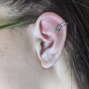 Star Ear Cuff - Silver. No Piercing